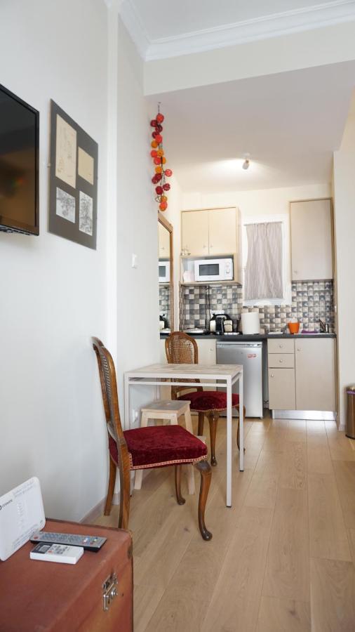 Stylish Studio Below The Acropolis Atenas Exterior foto